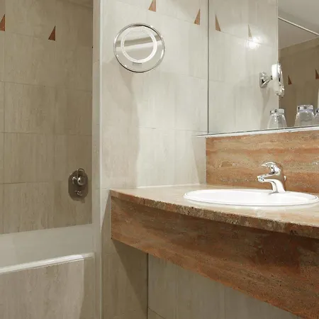 Nh Sint Pieters Hotel