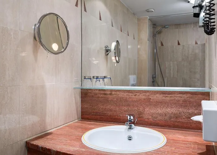 Hotel Nh Sint Pieters 3*