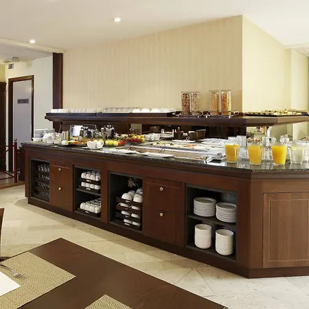 Отель Nh Sint Pieters 3*